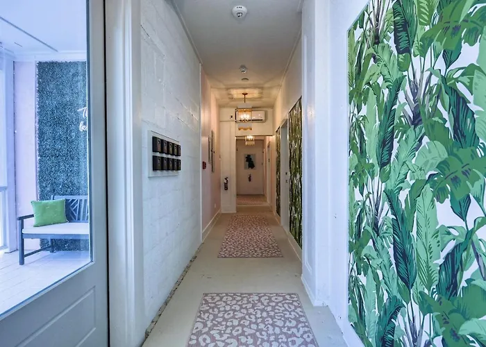 Room 4 Oleander Hotel Downtown Galveston Hotel Near Cruise Terminal & Beach